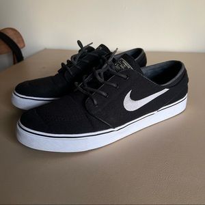 Nike SB Janoski Black/White